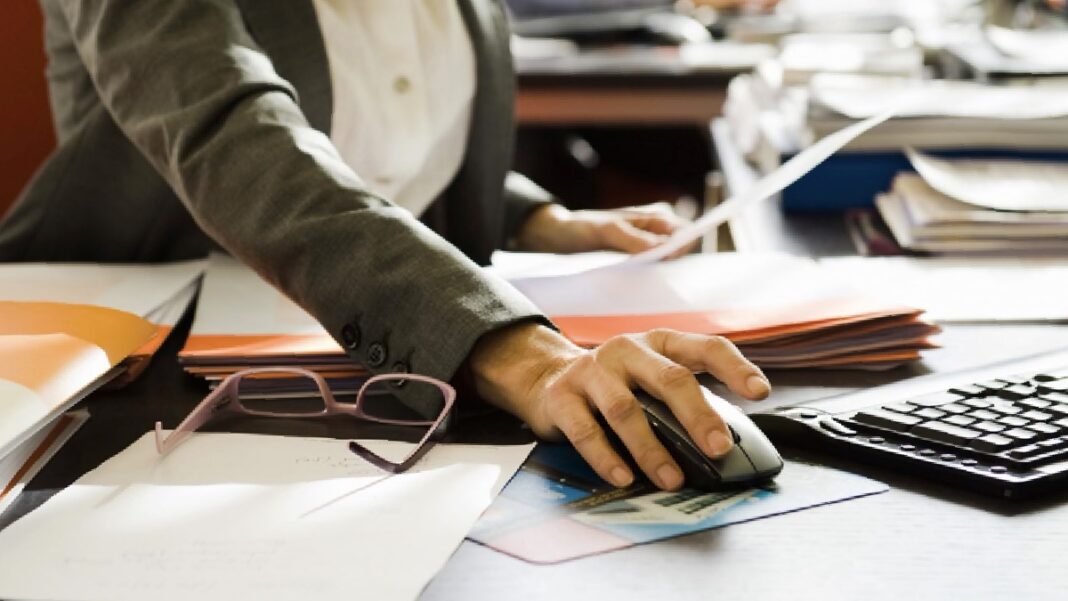 UK Leads AI Job Losses, Study Warns