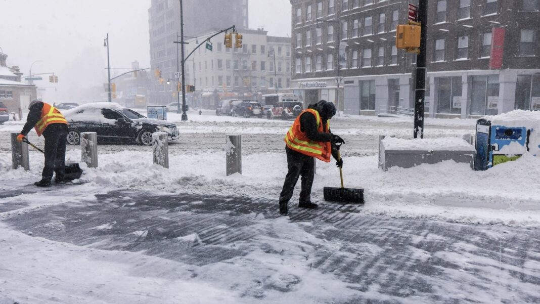 NYC Pays $35 Hourly for Emergency Snow Shovelers