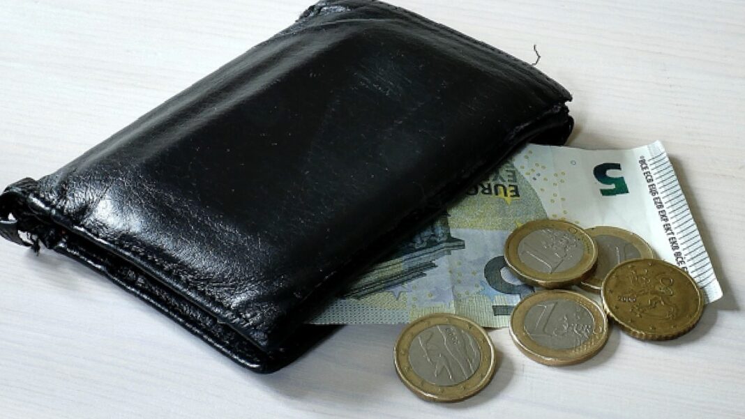 Health Component of Universal Credit Cut by More Than £200