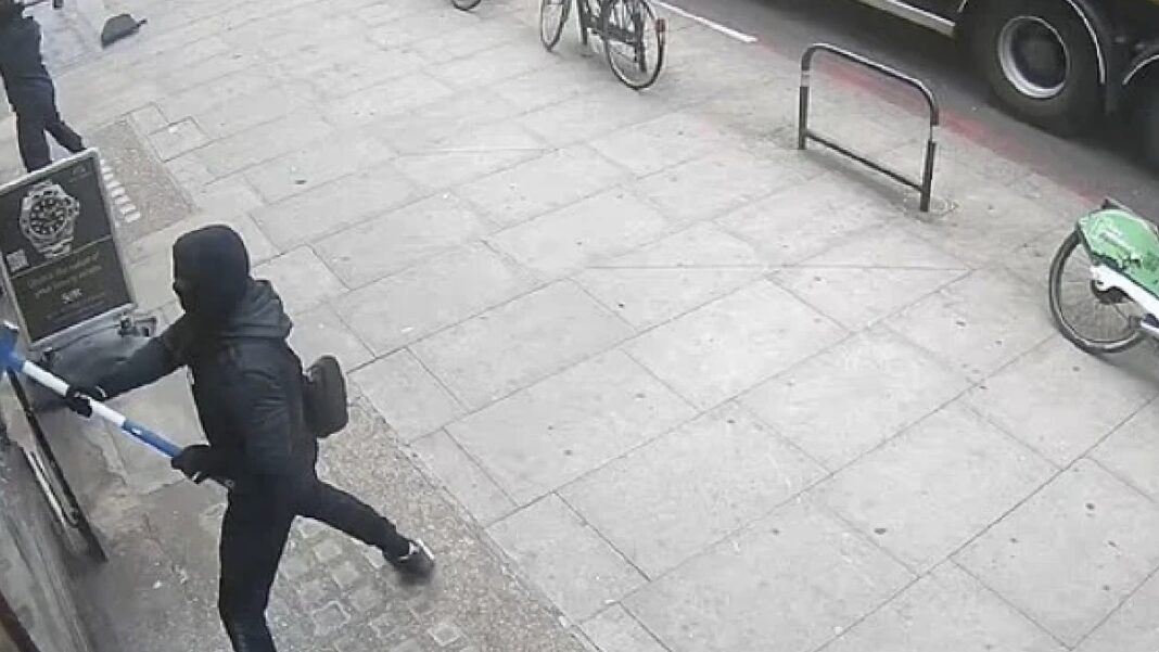 London smash gang stole £146K luxury goods