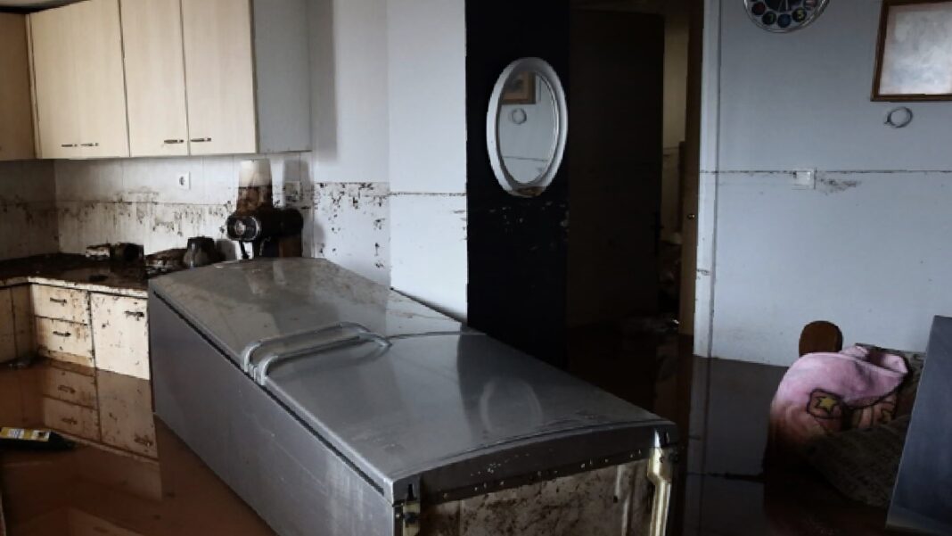 Storm Erminio hits Greece with floods and dust