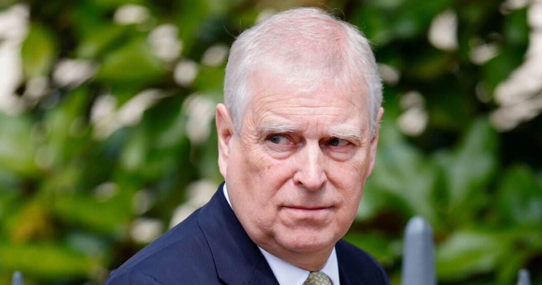 Andrew delay forces Edward into Sandringham stay