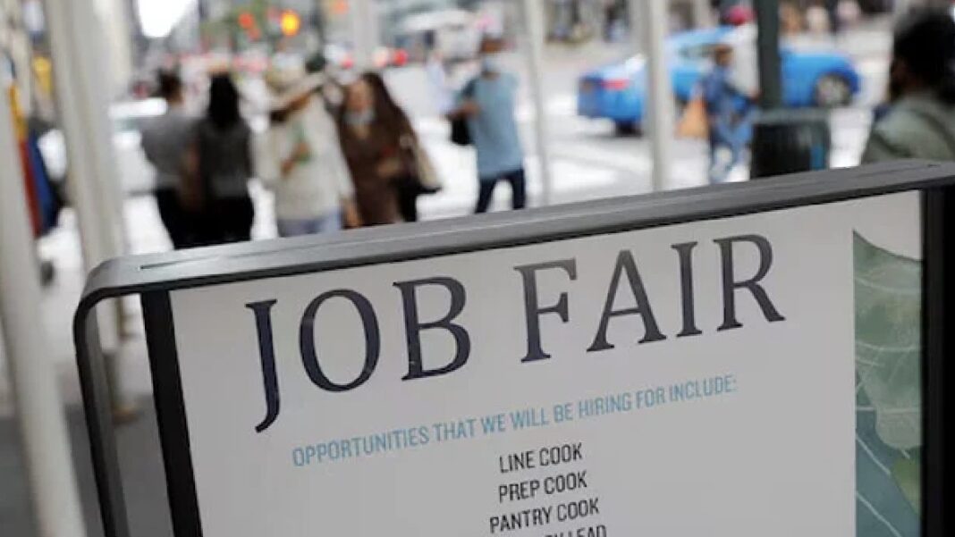 Jobless Claims Edge Up, Fed Stays Cautious on Rates