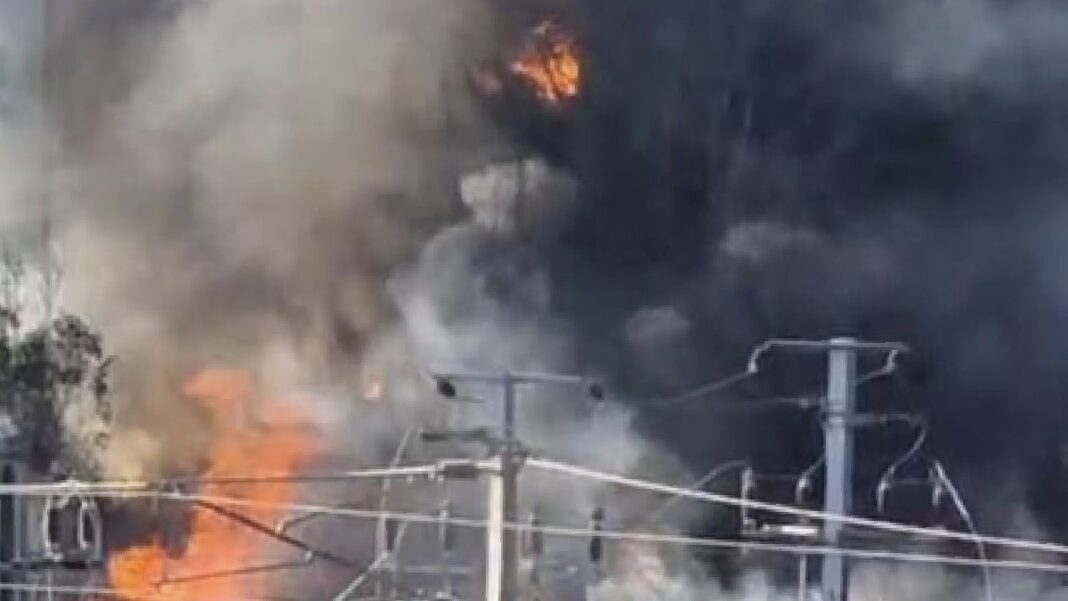 Major Blaze Near Hackney Disrupts Trains Major Blaze Near Hackney Disrupts Trains