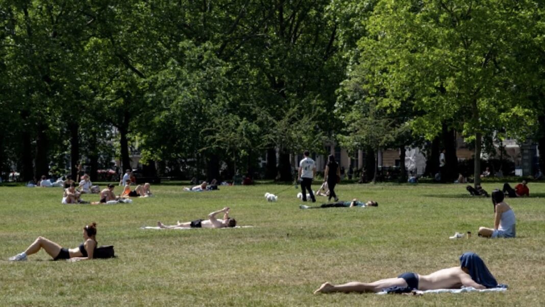 UK Matches Hottest May Day as Heatwave Intensifies UK Matches Hottest May Day as Heatwave Intensifies