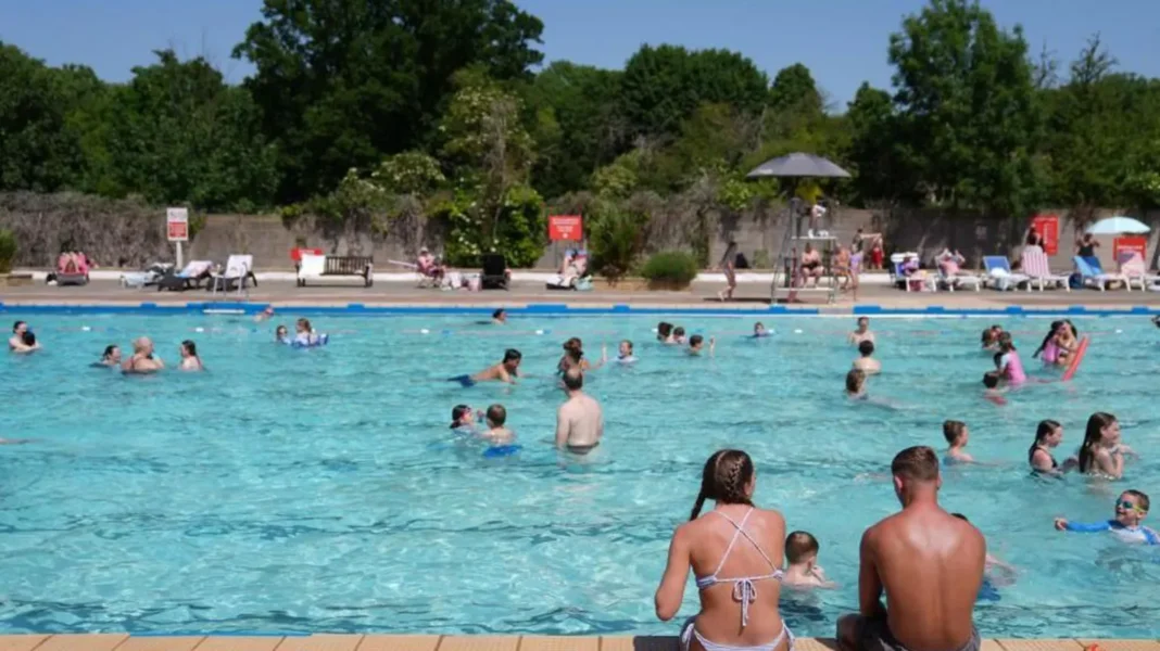UK Breaks May Heat Record for Second Day UK Breaks May Heat Record for Second Day