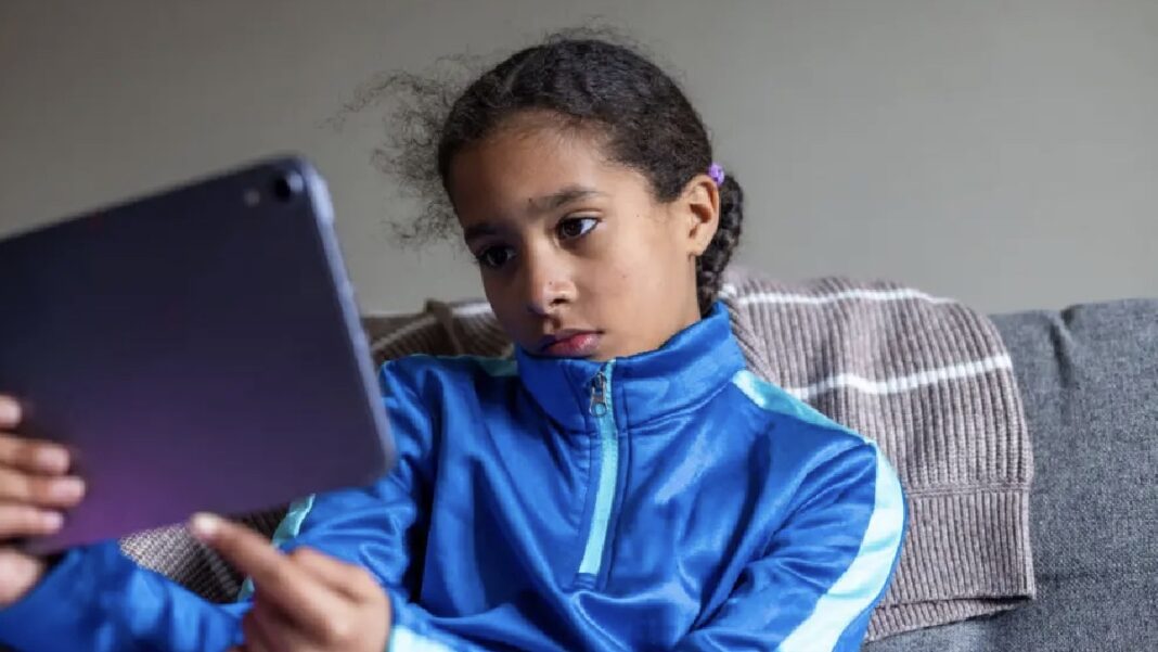 UK Pushes Tech Giants to Block Nude Content Kids UK Pushes Tech Giants to Block Nude Content Kids