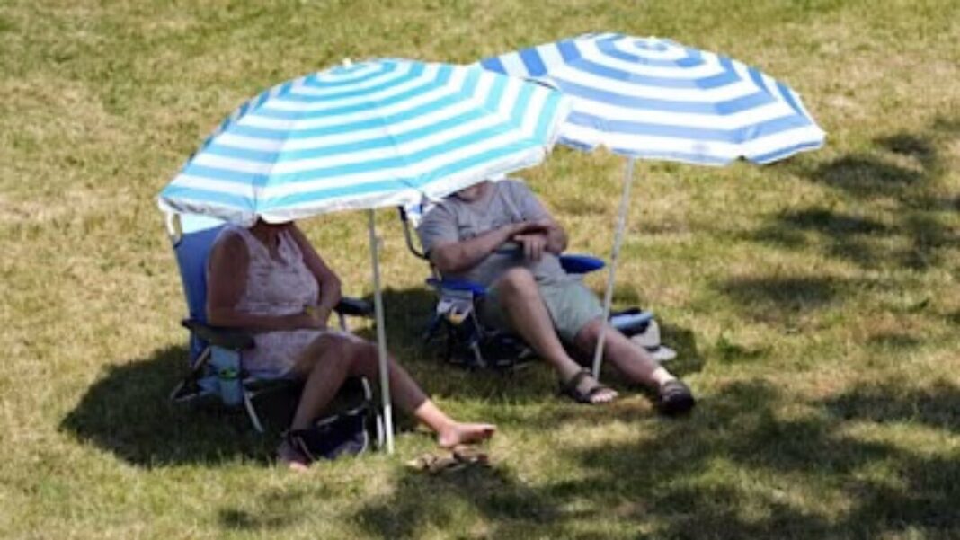 European Heat Brings Summer Weather to the UK European Heat Brings Summer Weather to the UK