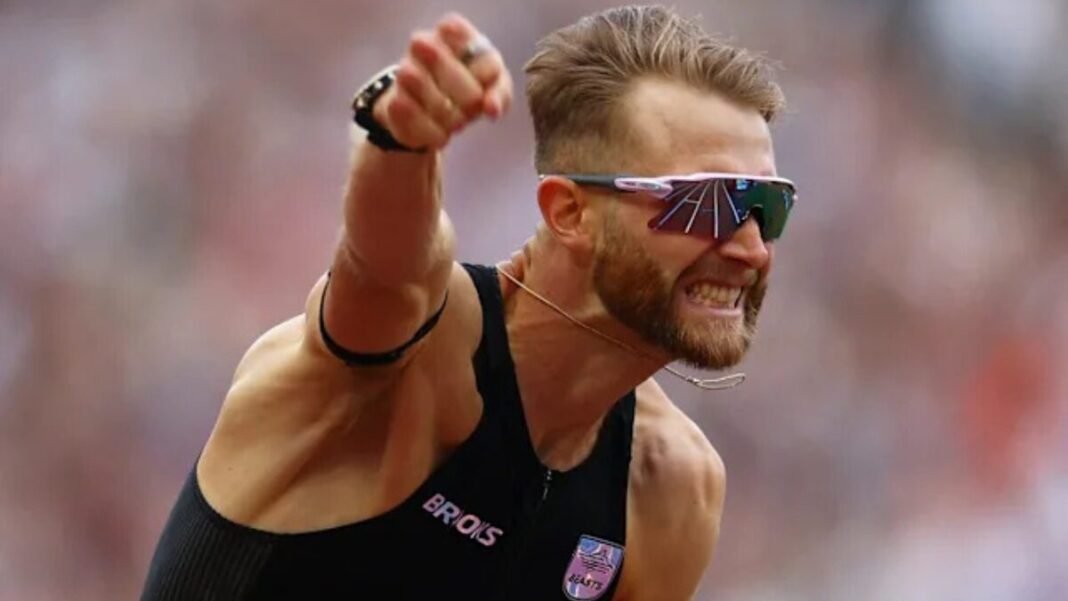 Josh Kerr Breaks Mile World Record in London Josh Kerr Breaks Mile World Record in London
